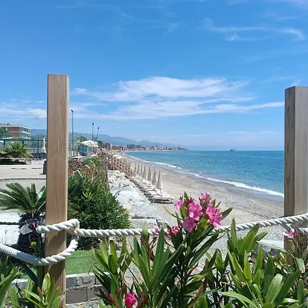 Lungomare Liguria Savona