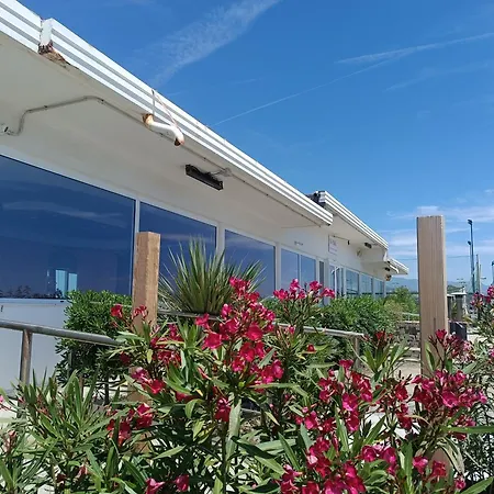 Lungomare Liguria Lägenhet *