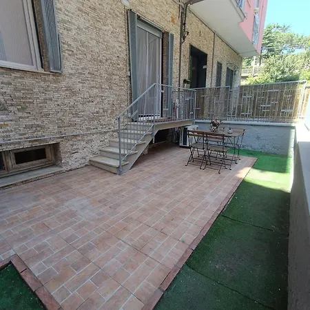 Lungomare Liguria Apartmán *